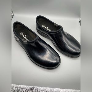 Sloggers black shoes